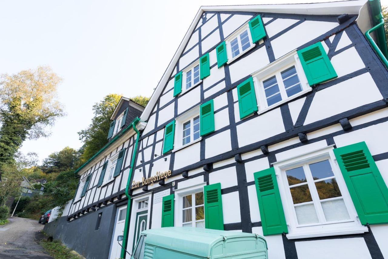 Zur Burgstiege Hotel Solingen Exterior foto
